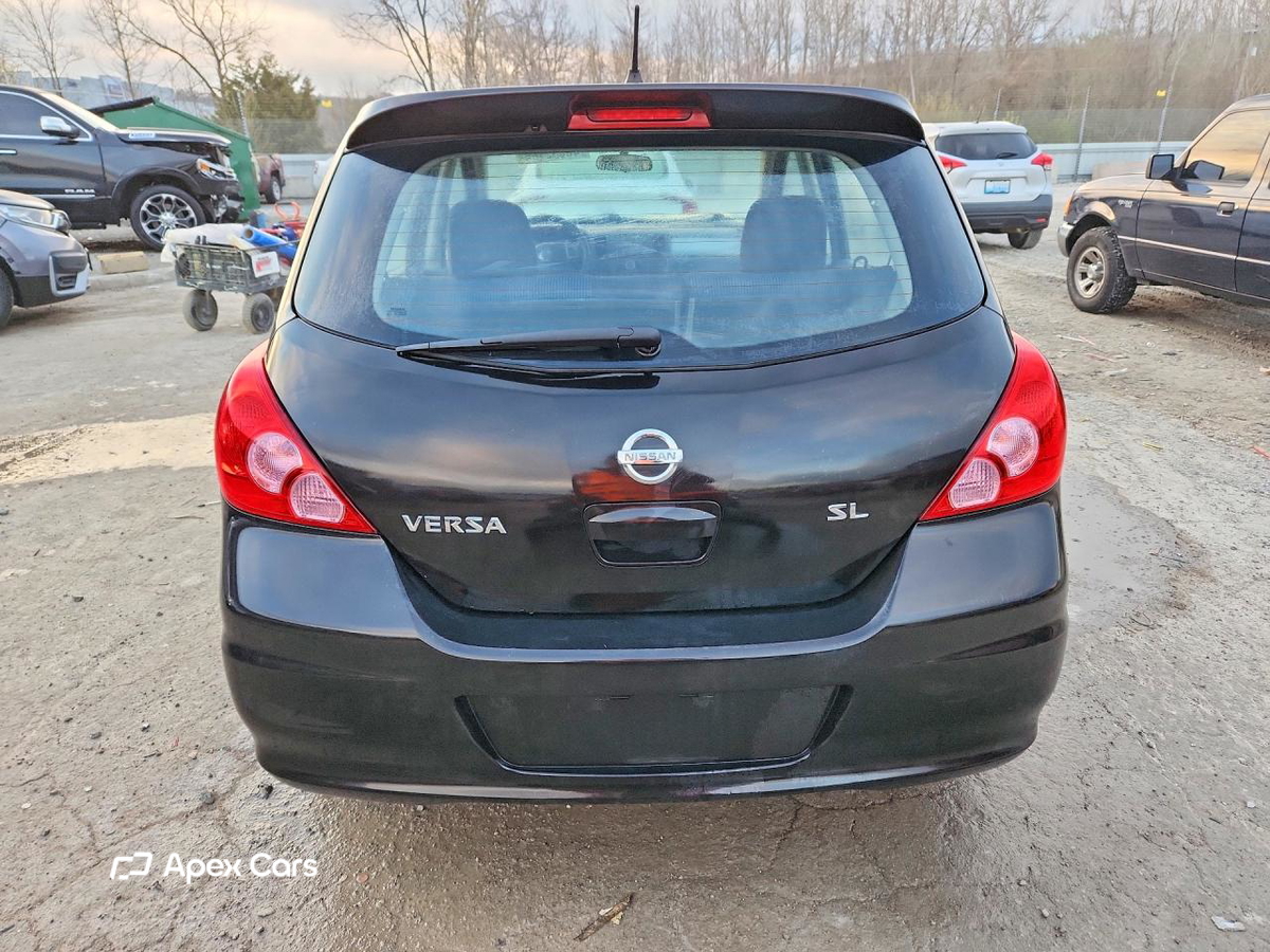 Nissan Versa 2011