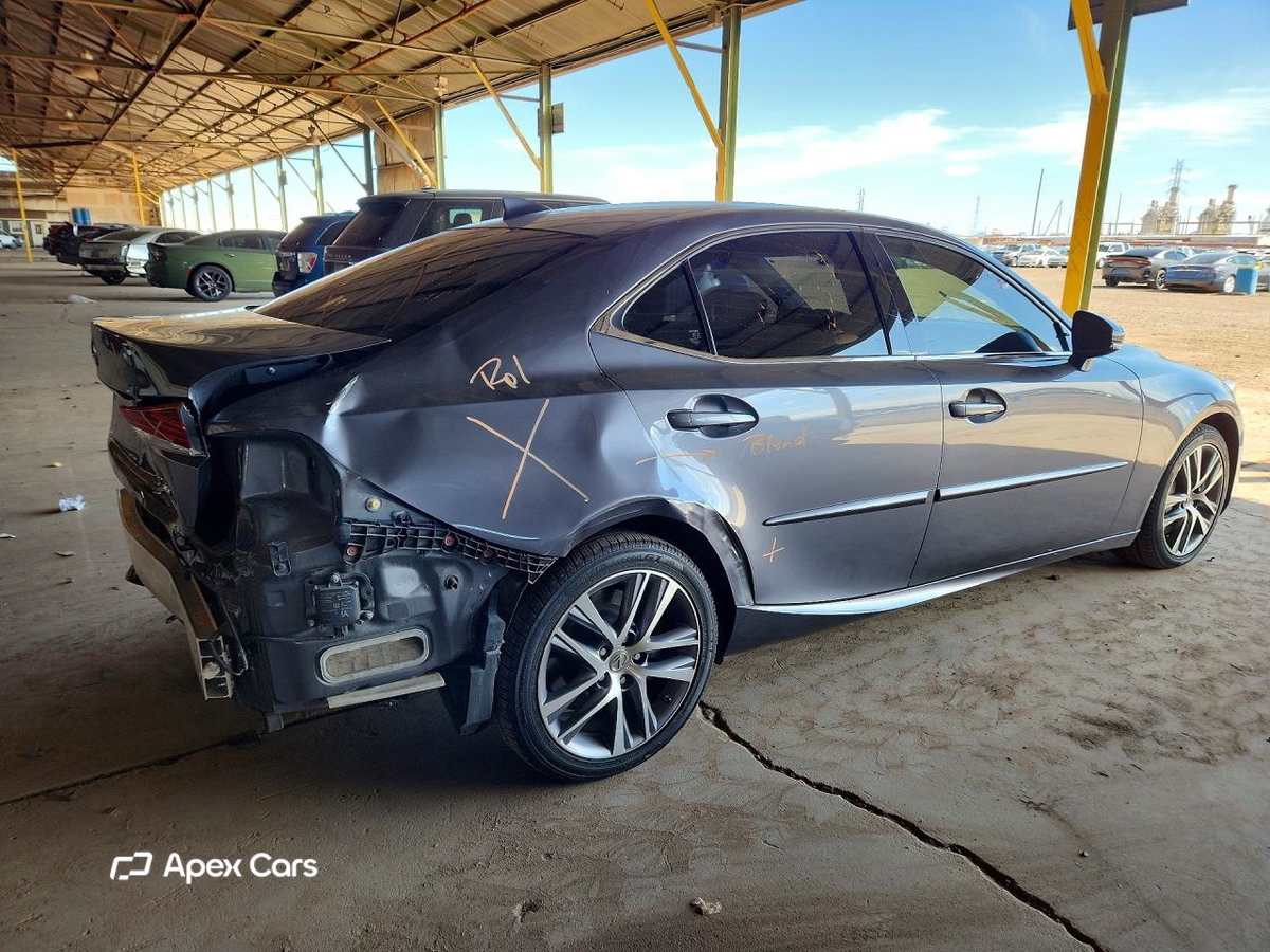 Lexus IS 2020