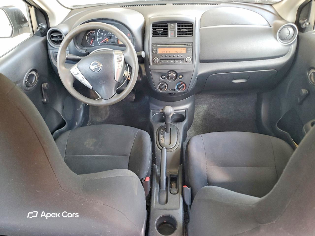 Nissan Versa 2015