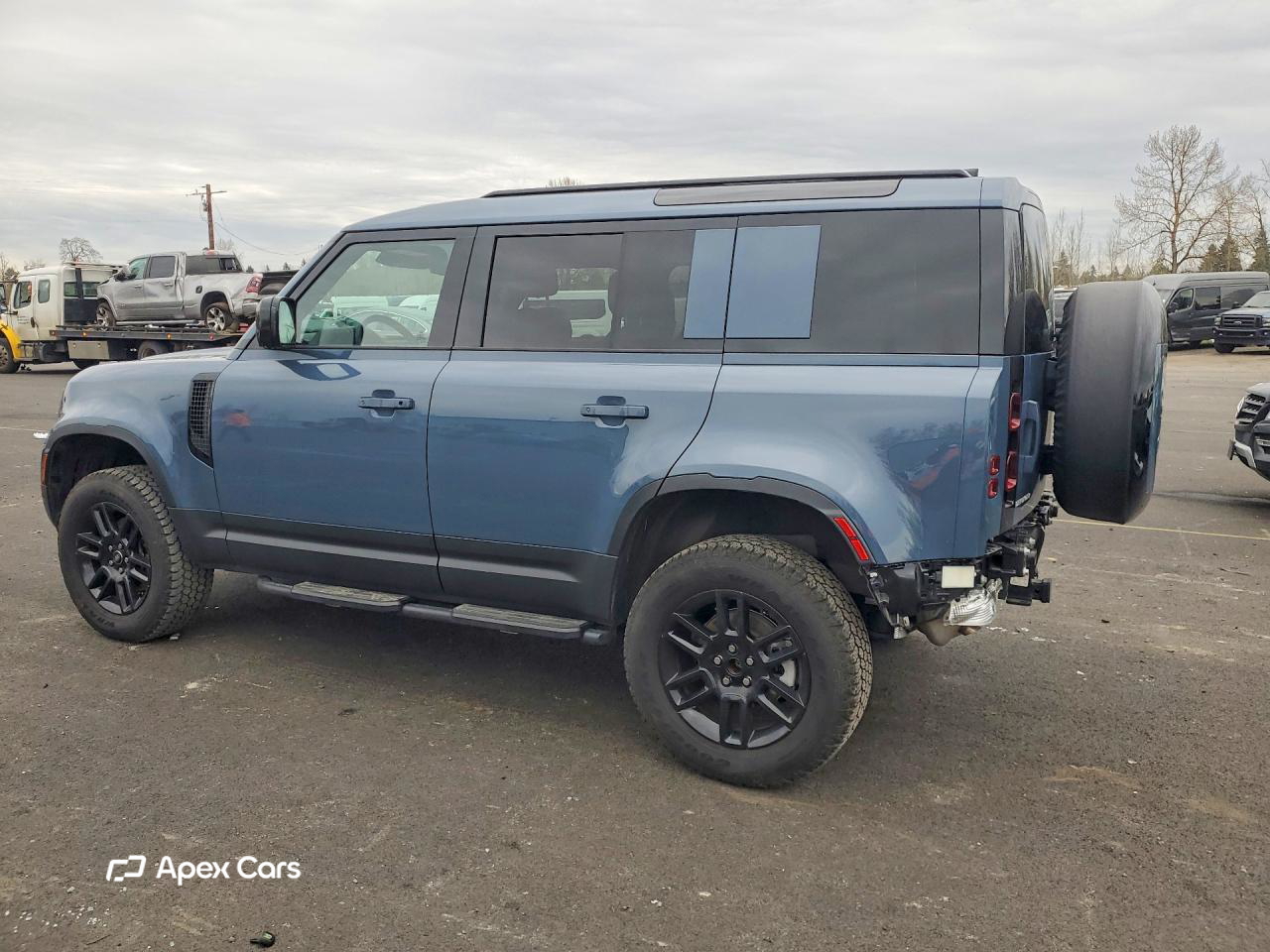Land Rover Defender 2025