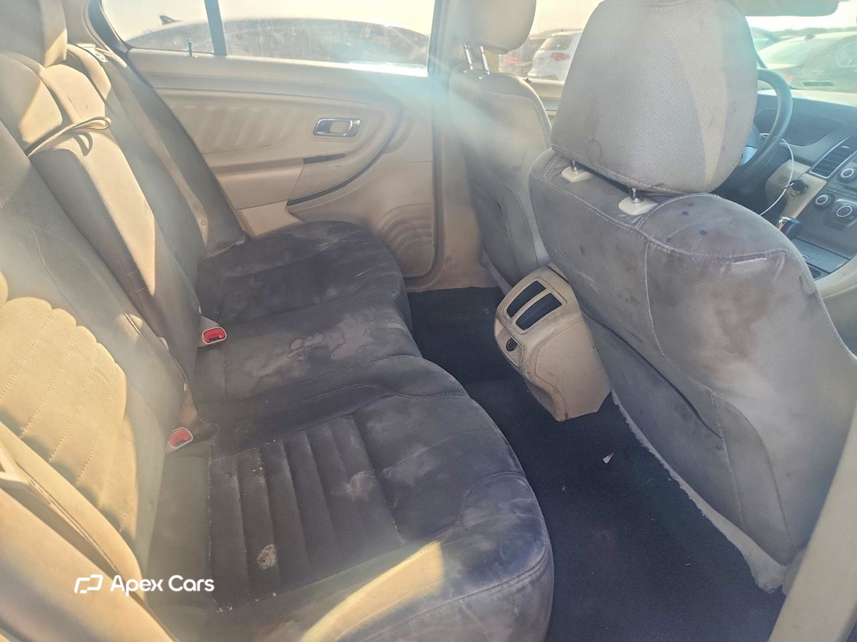 Ford Taurus 2015