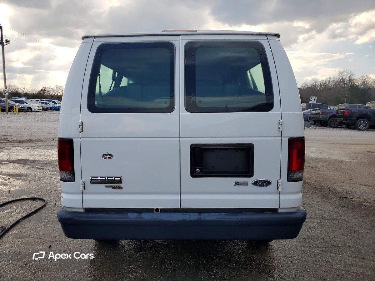 Ford Econoline 2010
