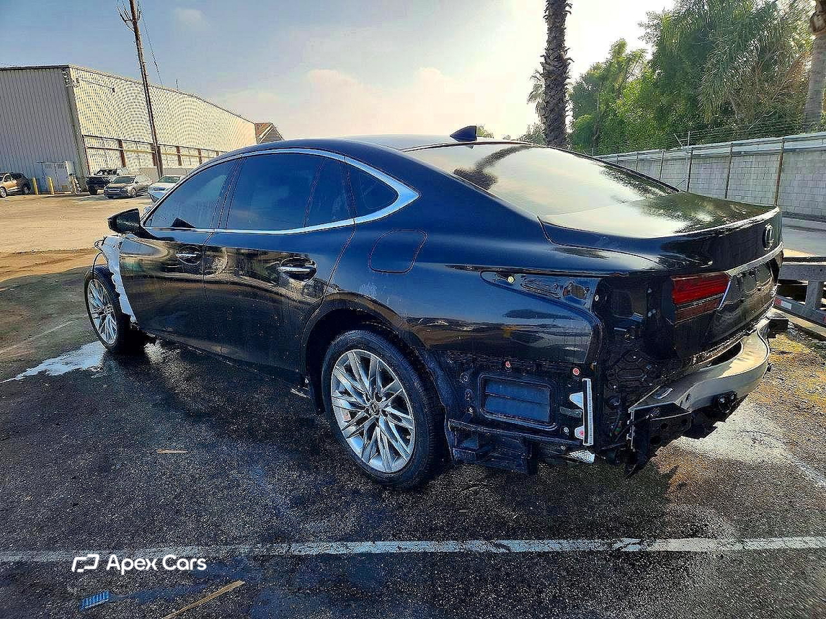 Lexus LS 2022