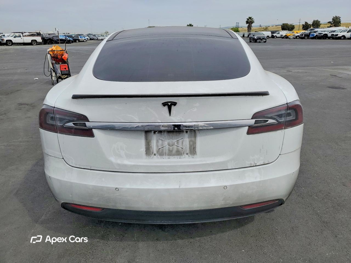 Tesla Model S 2016