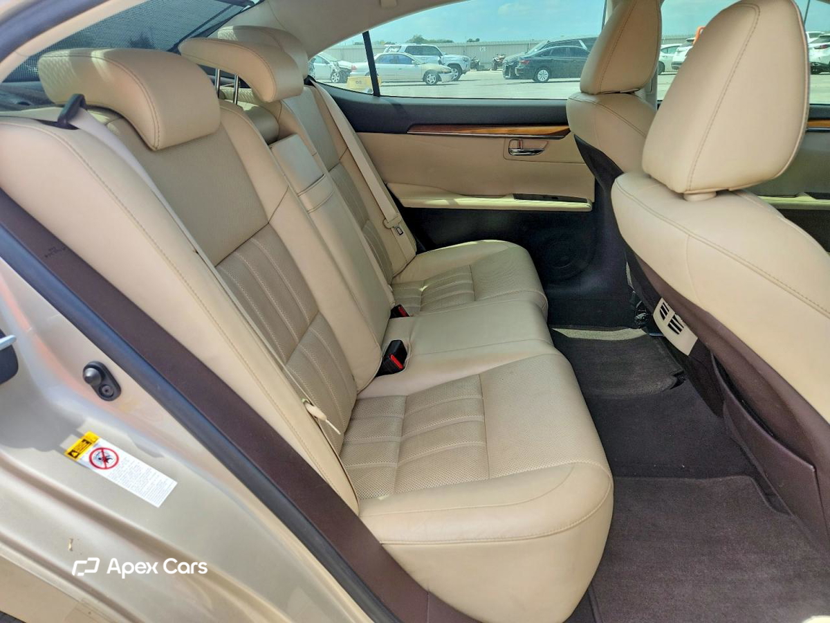 Lexus ES 2016
