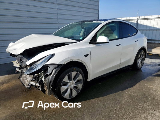 Tesla Model Y 2021 - Image 1 of 5