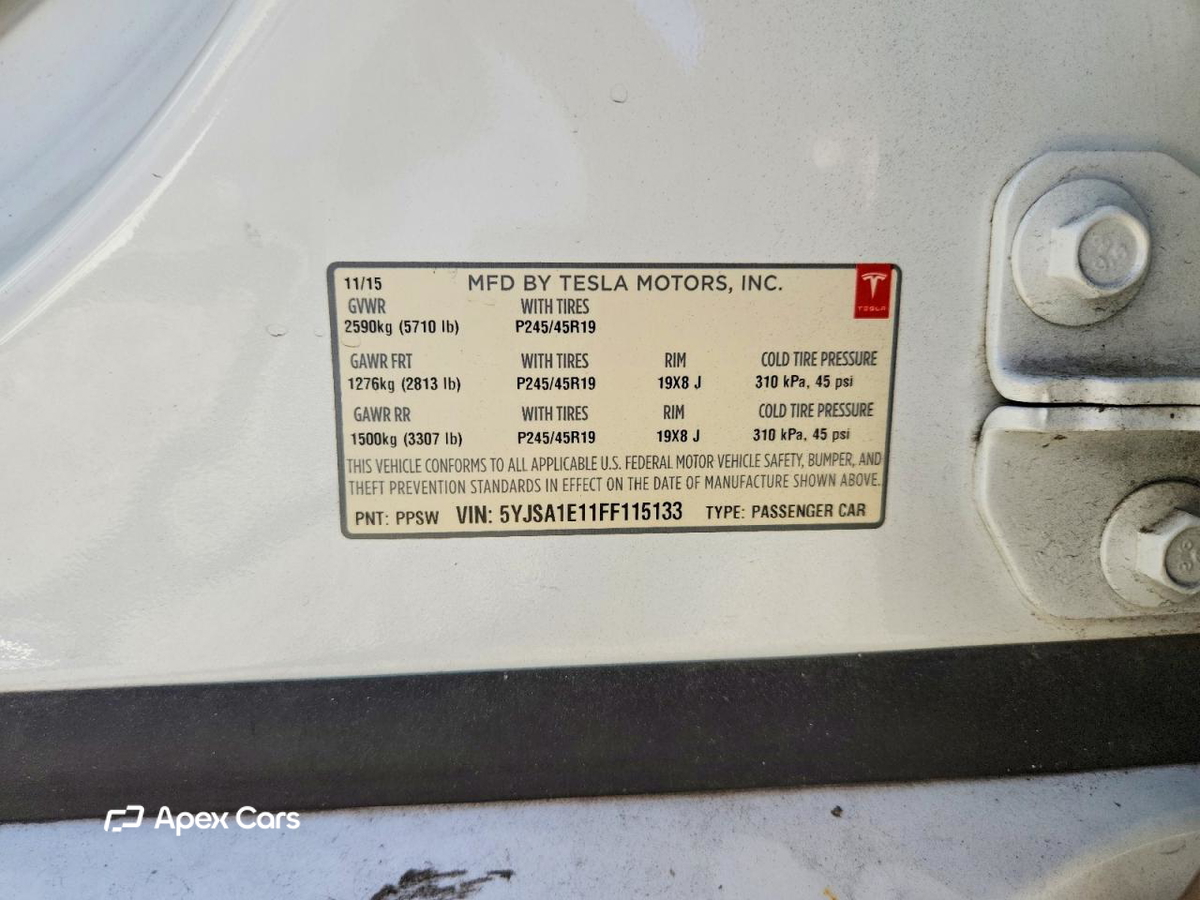 Tesla Model S 2015