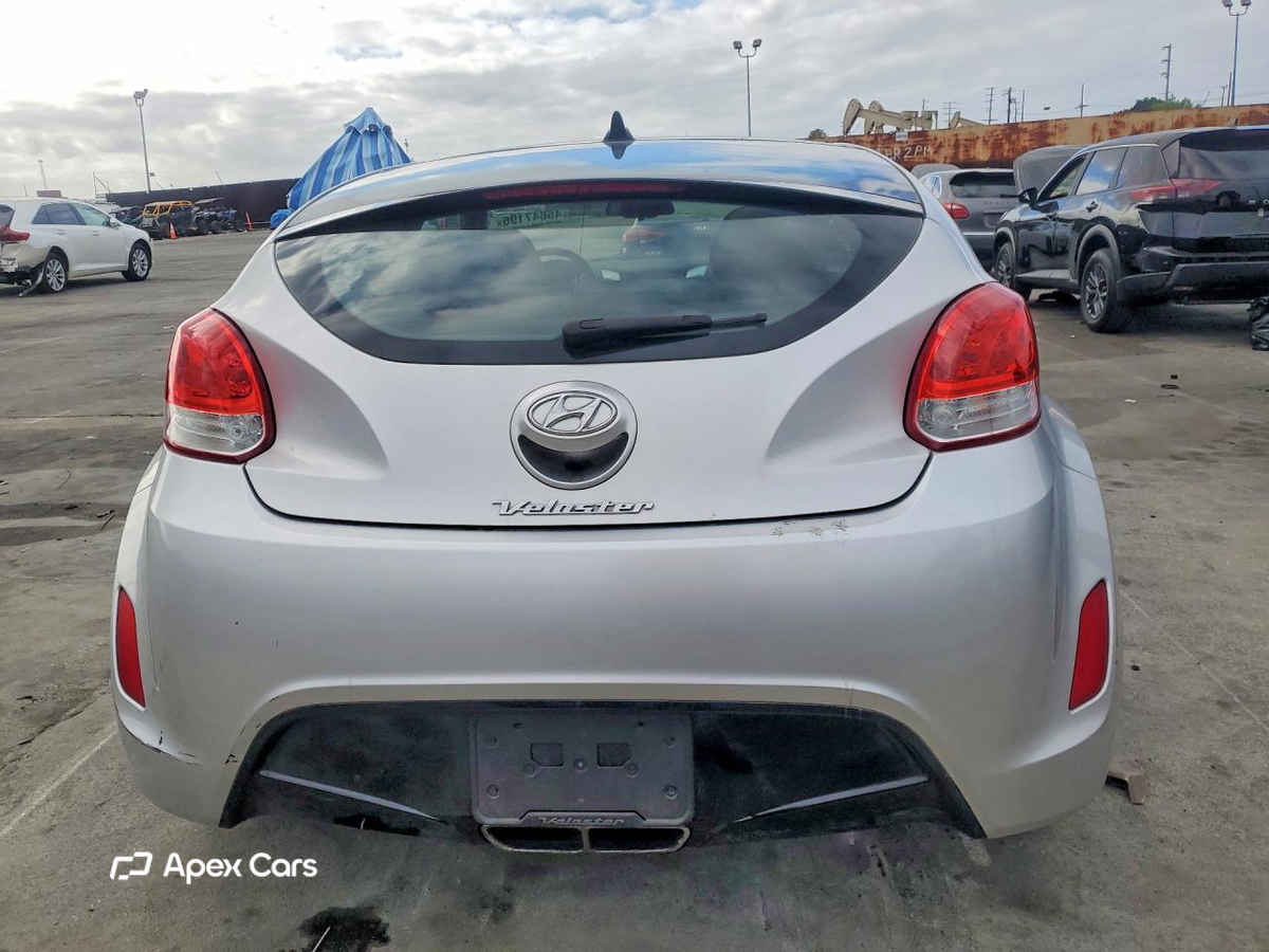 Hyundai Veloster 2012