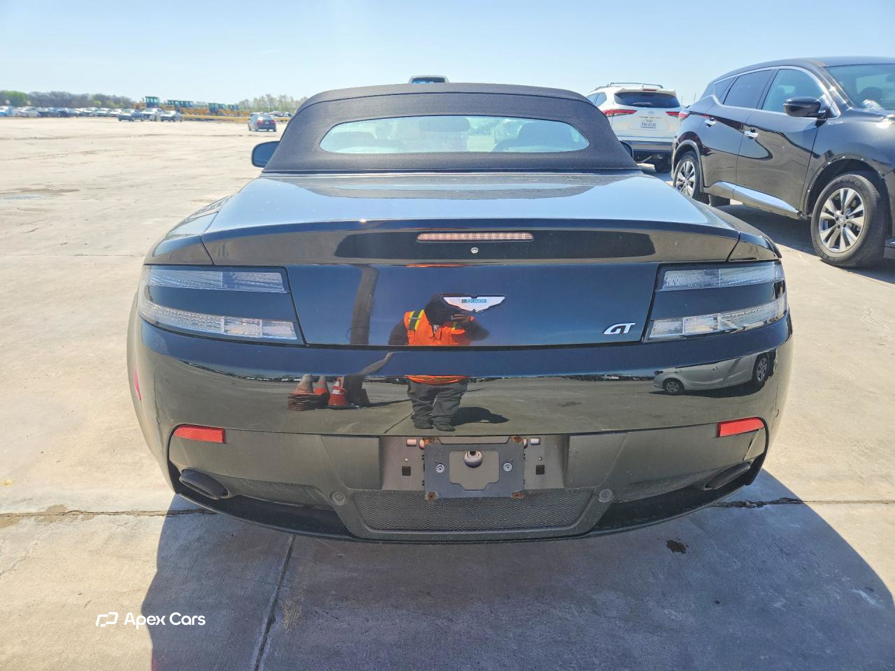 Aston Martin Vantage 2015