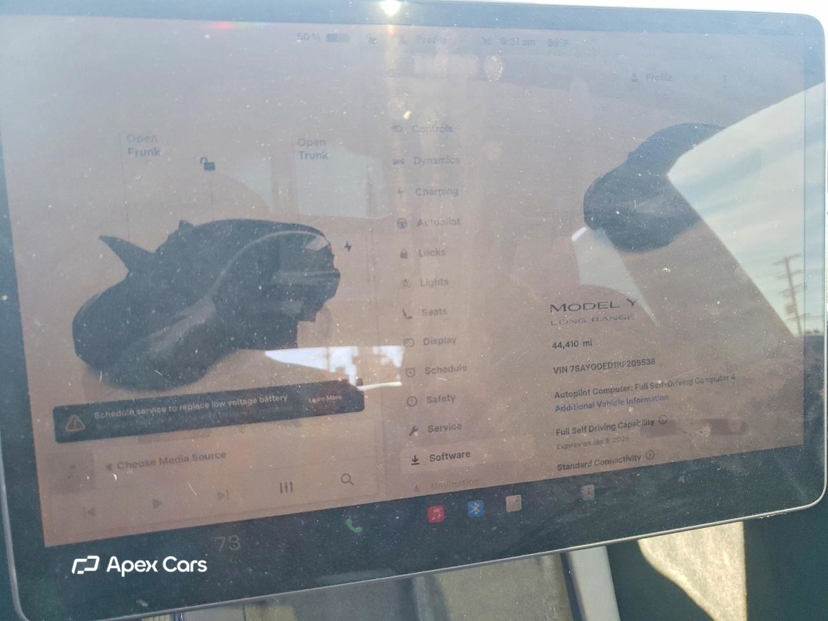 Tesla Model Y 2024