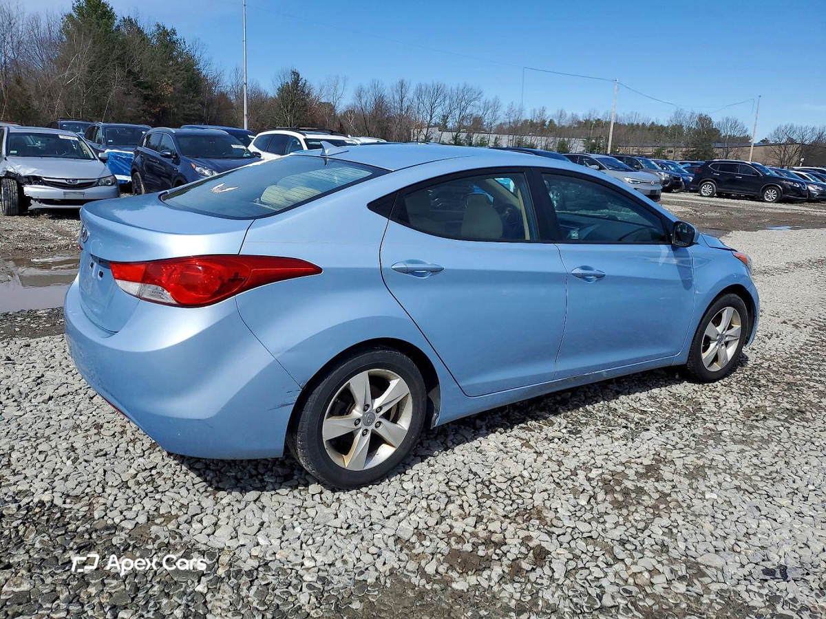 Hyundai Elantra 2011