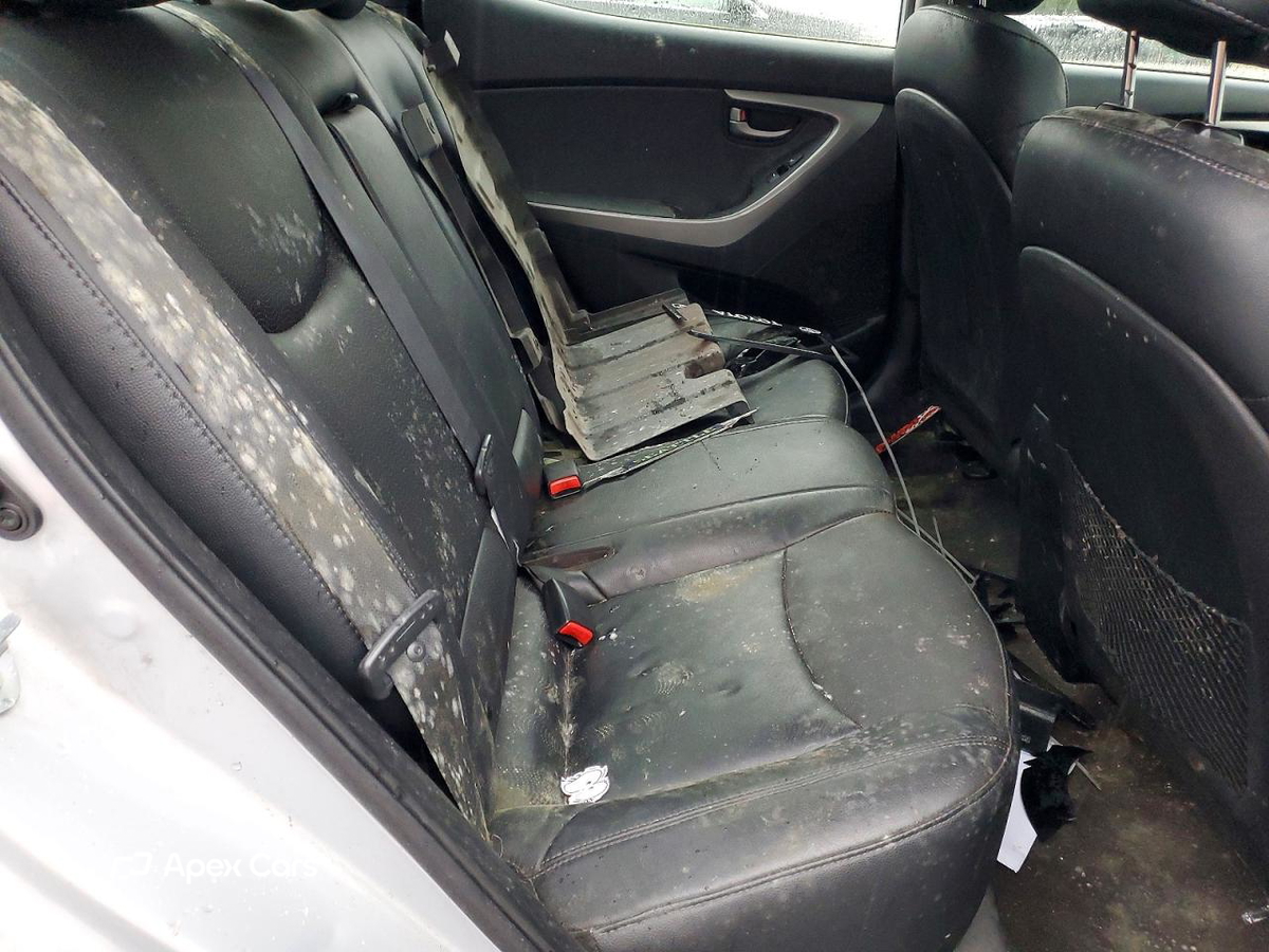 Hyundai Elantra 2012