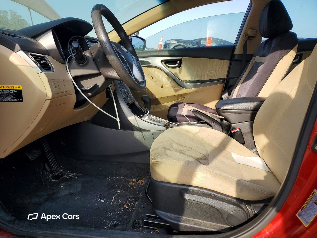 Hyundai Elantra 2012