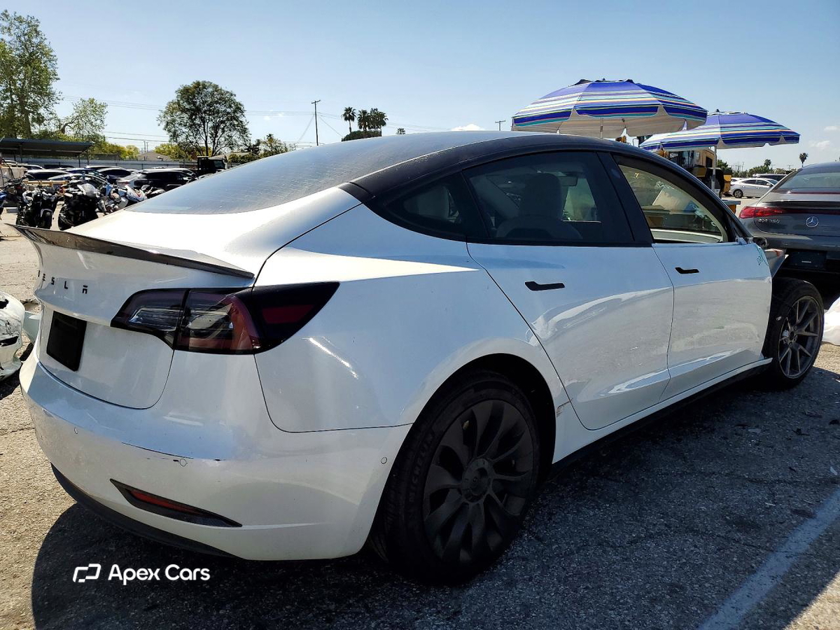 Tesla Model 3 2022