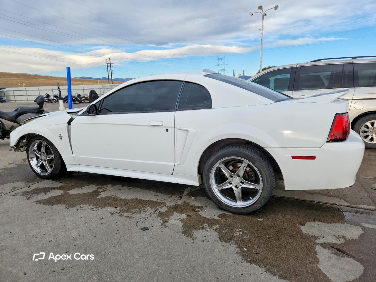 Ford Mustang 2000