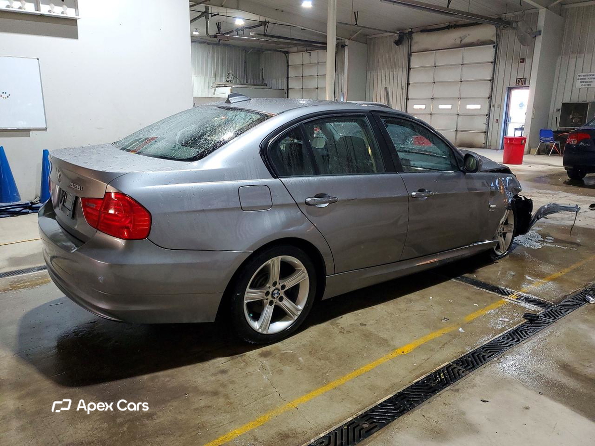 BMW Series 3 2011