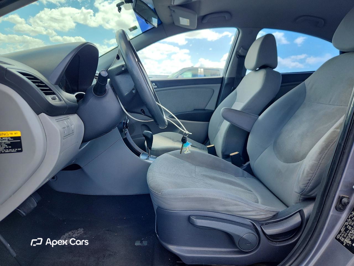 Hyundai Accent 2013
