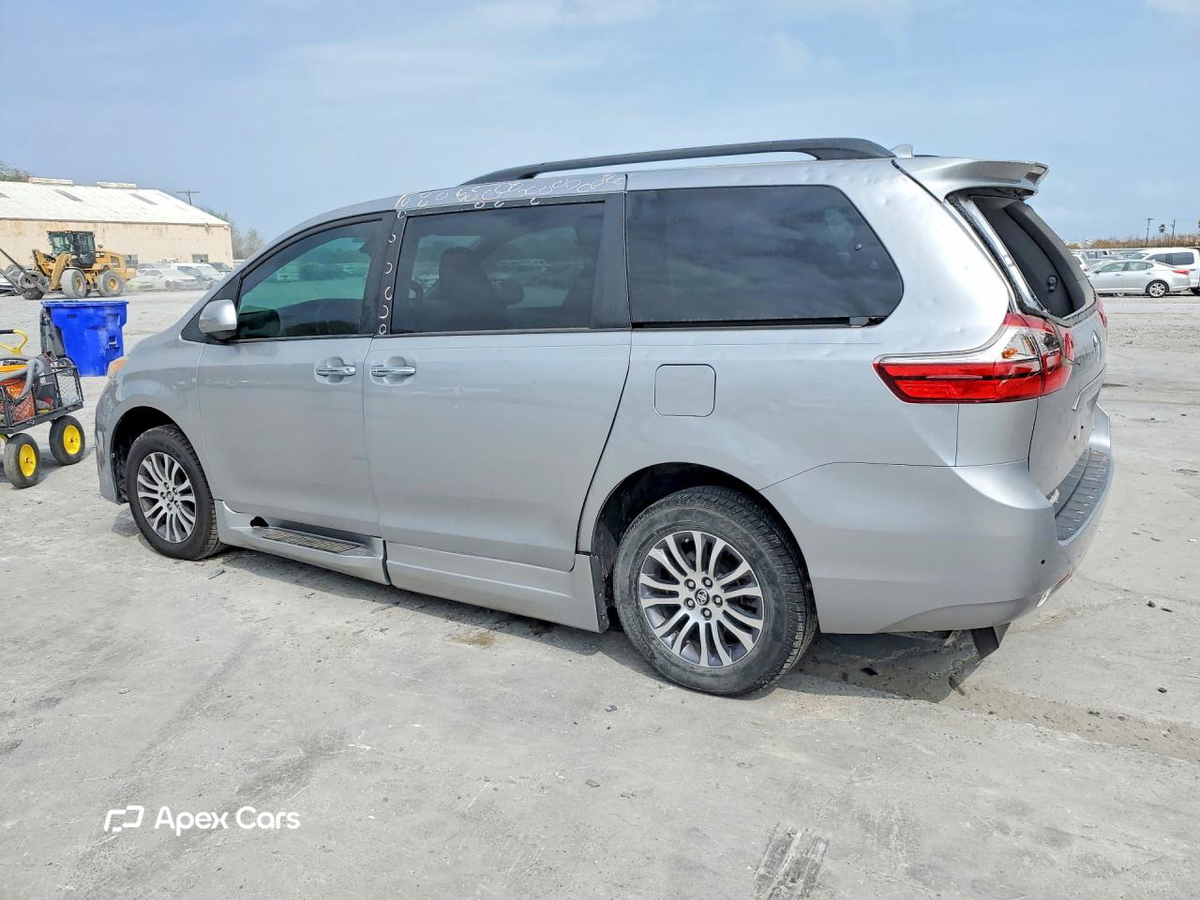 Toyota Sienna 2018