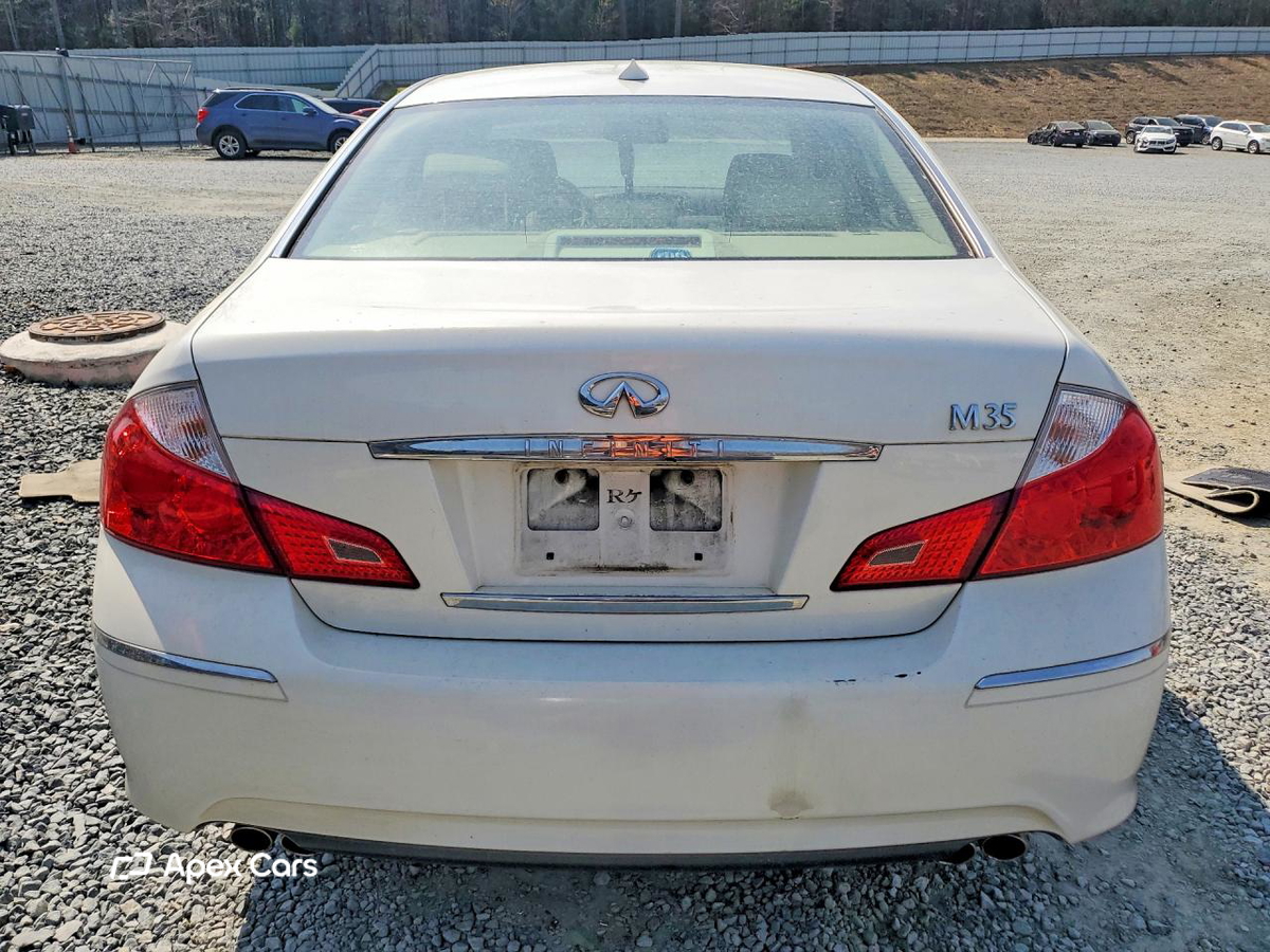 Infiniti M 2010