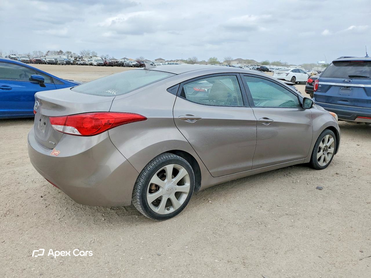 Hyundai Elantra 2011