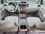 Toyota Sienna 2013
