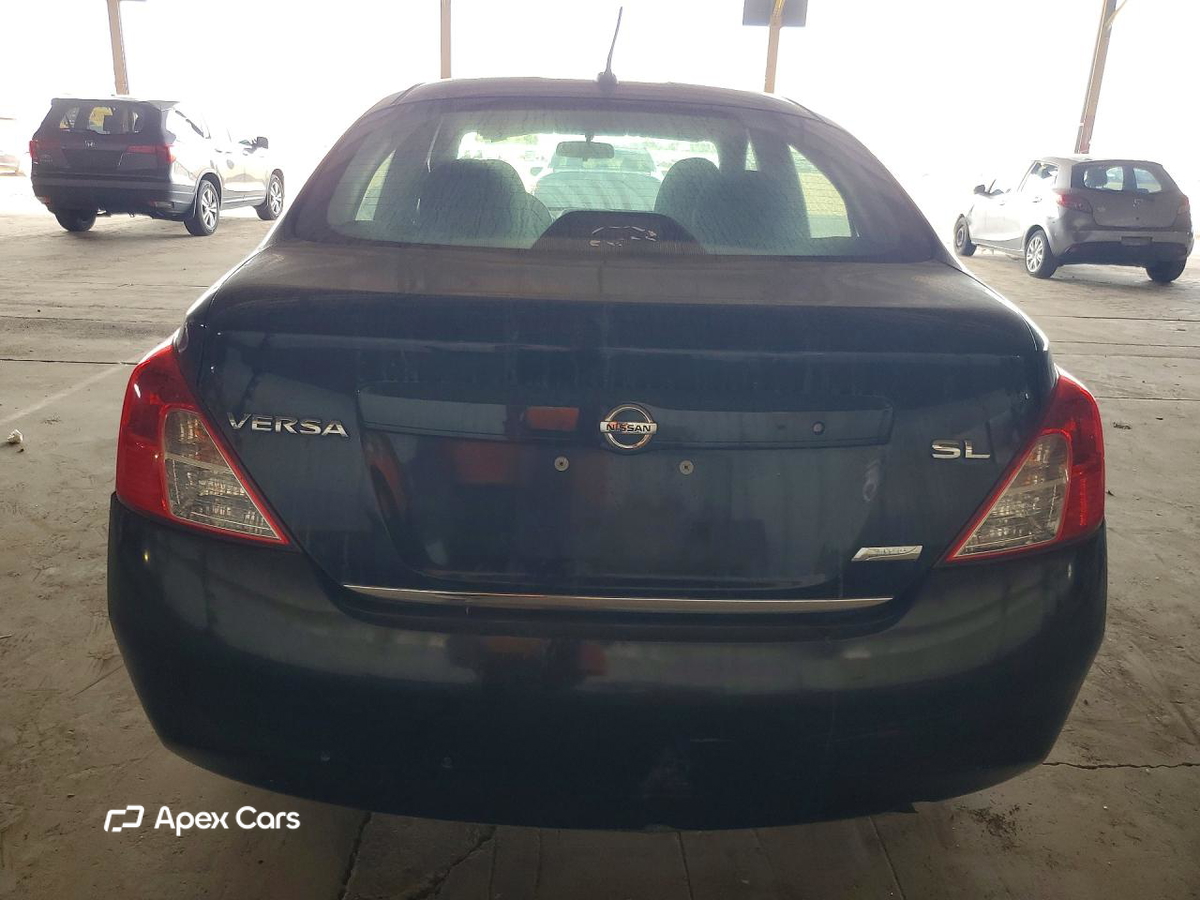 Nissan Versa 2012