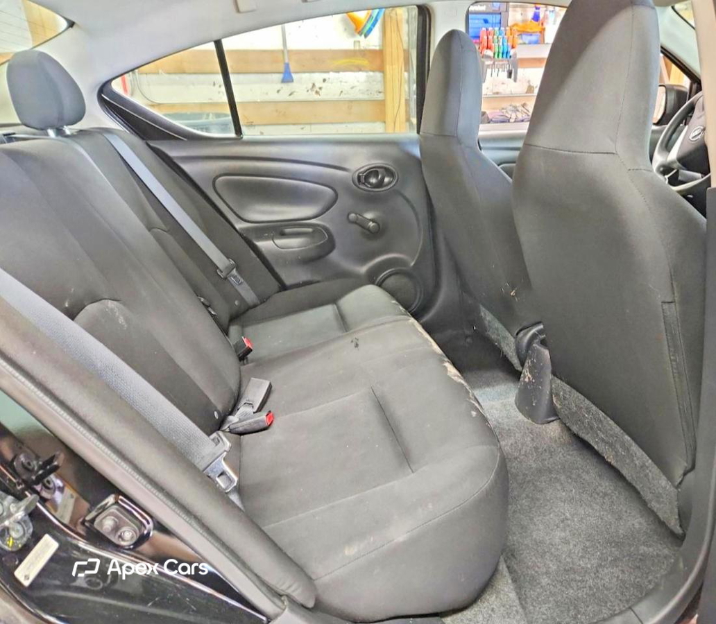 Nissan Versa 2015