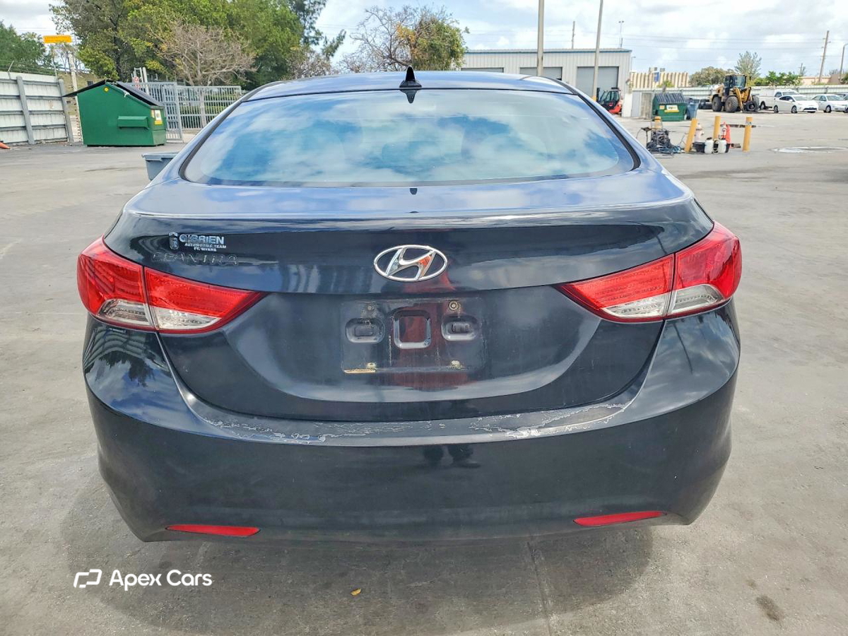 Hyundai Elantra 2012