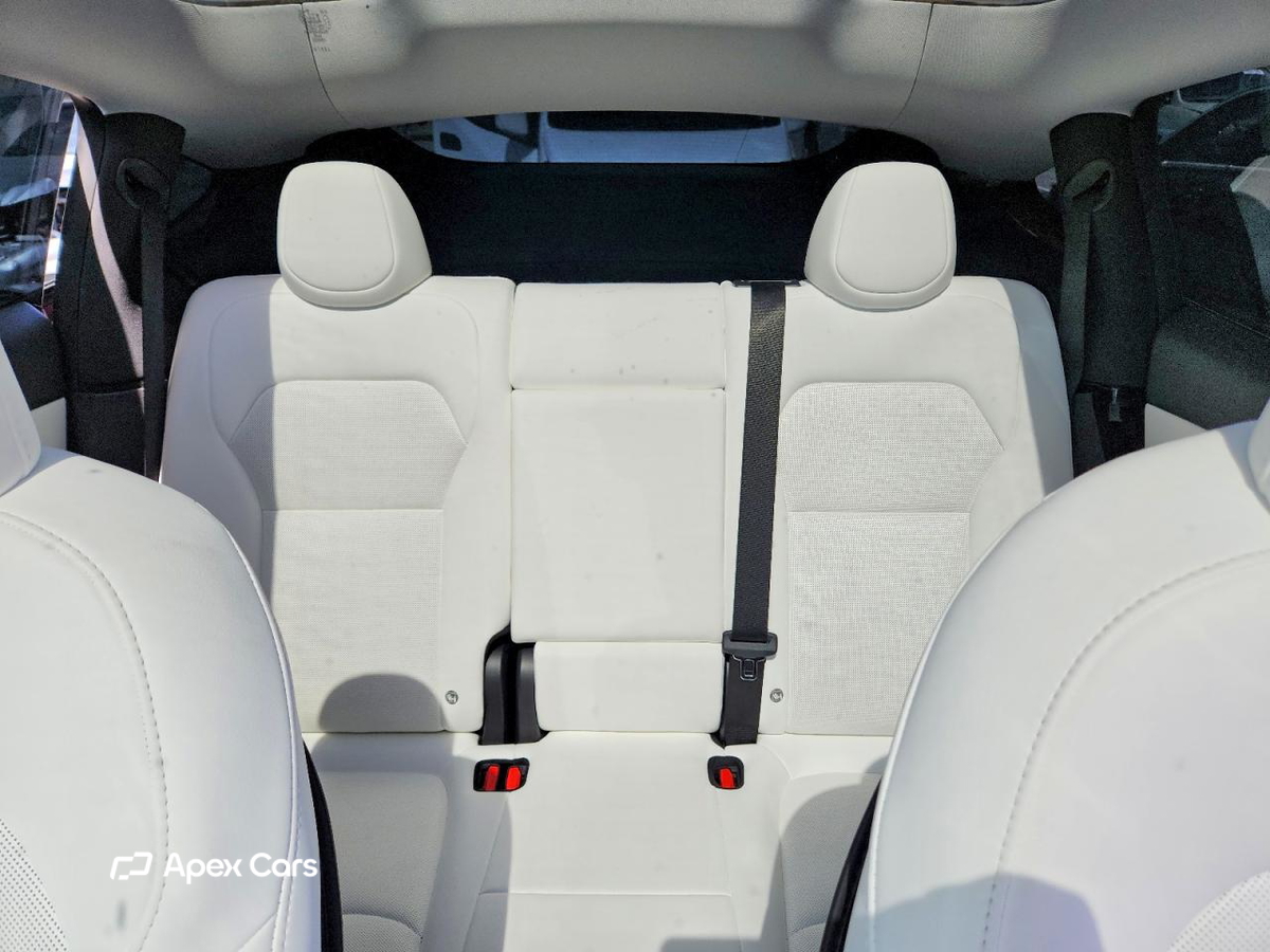 Tesla Model Y 2026