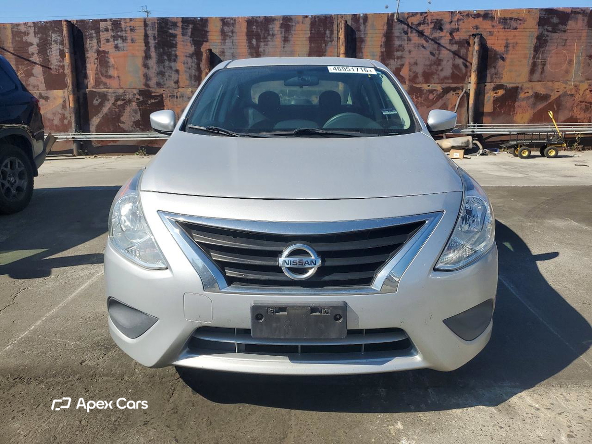 Nissan Versa 2016