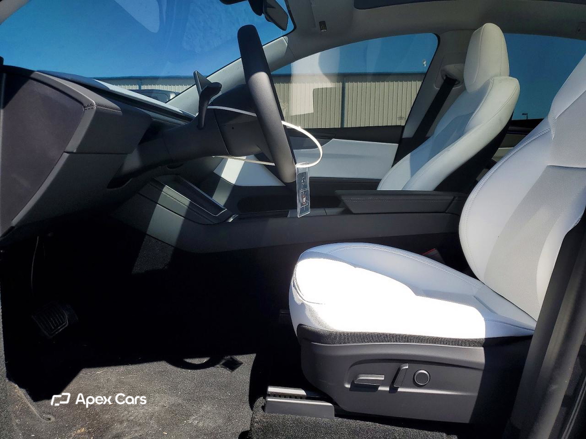 Tesla Model Y 2026