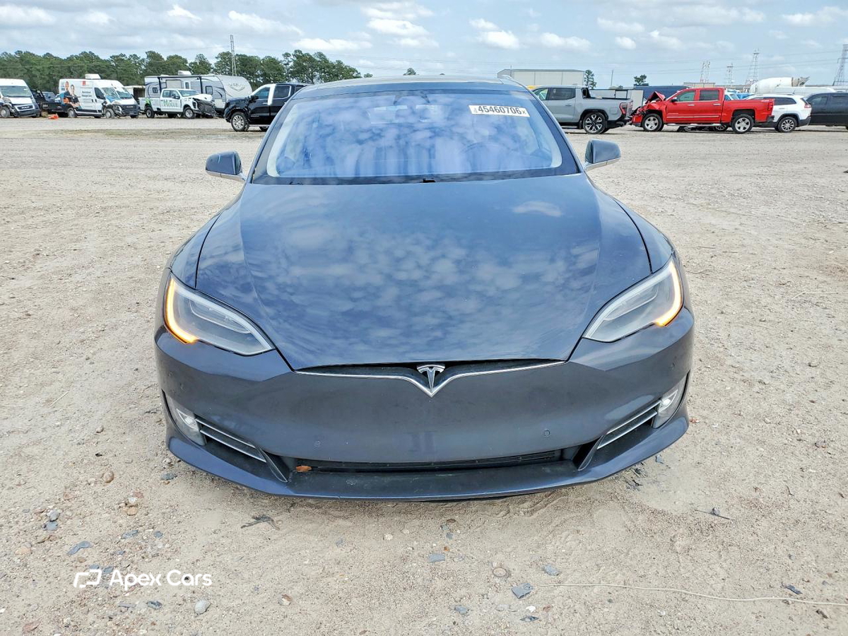 Tesla Model S 2016