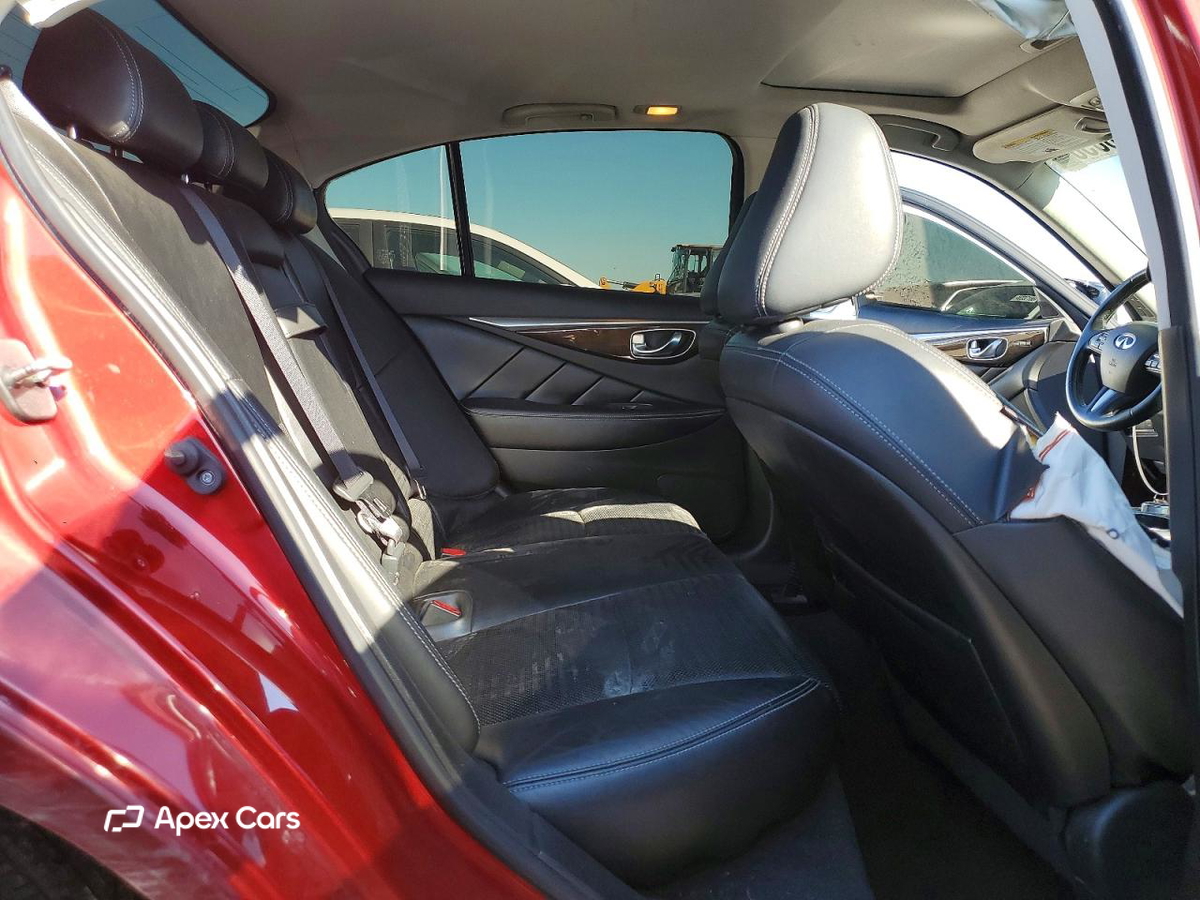 Infiniti Q50 2015