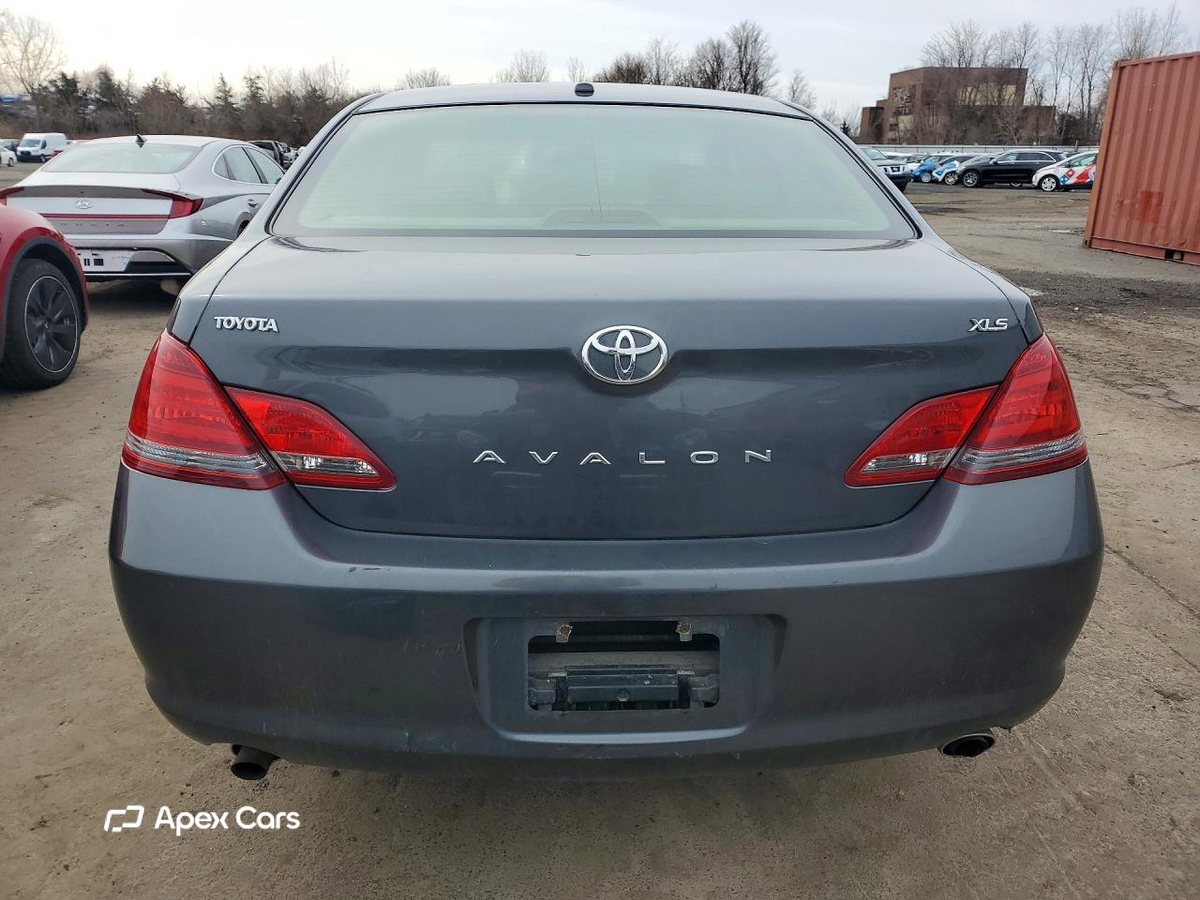 Toyota Avalon 2010