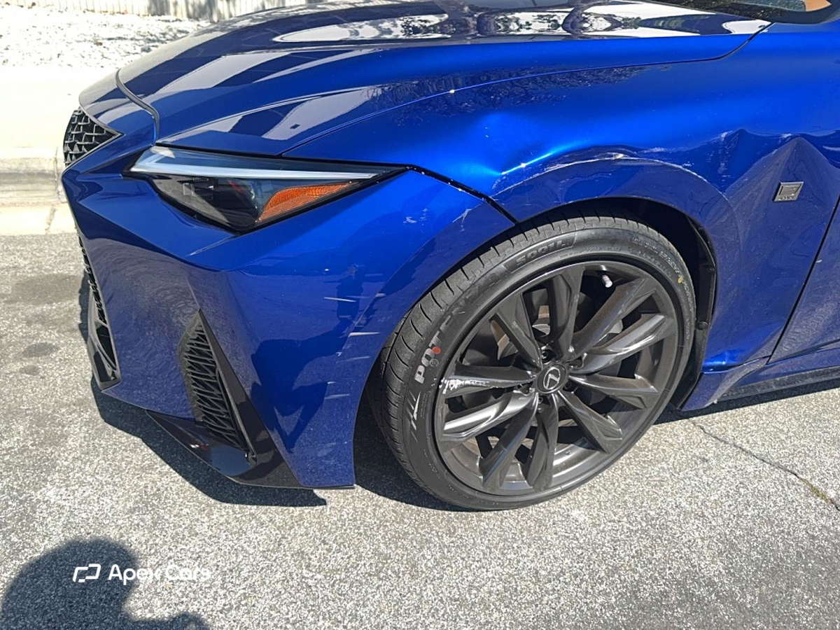 Lexus IS 2025