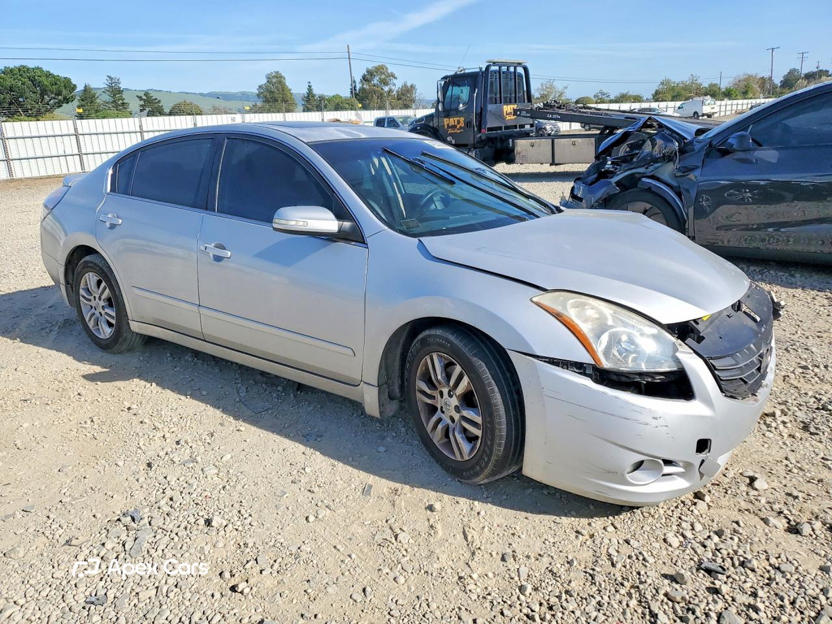Nissan Altima 2011