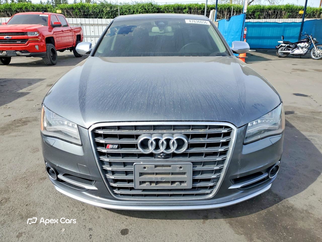 Audi S8 2013