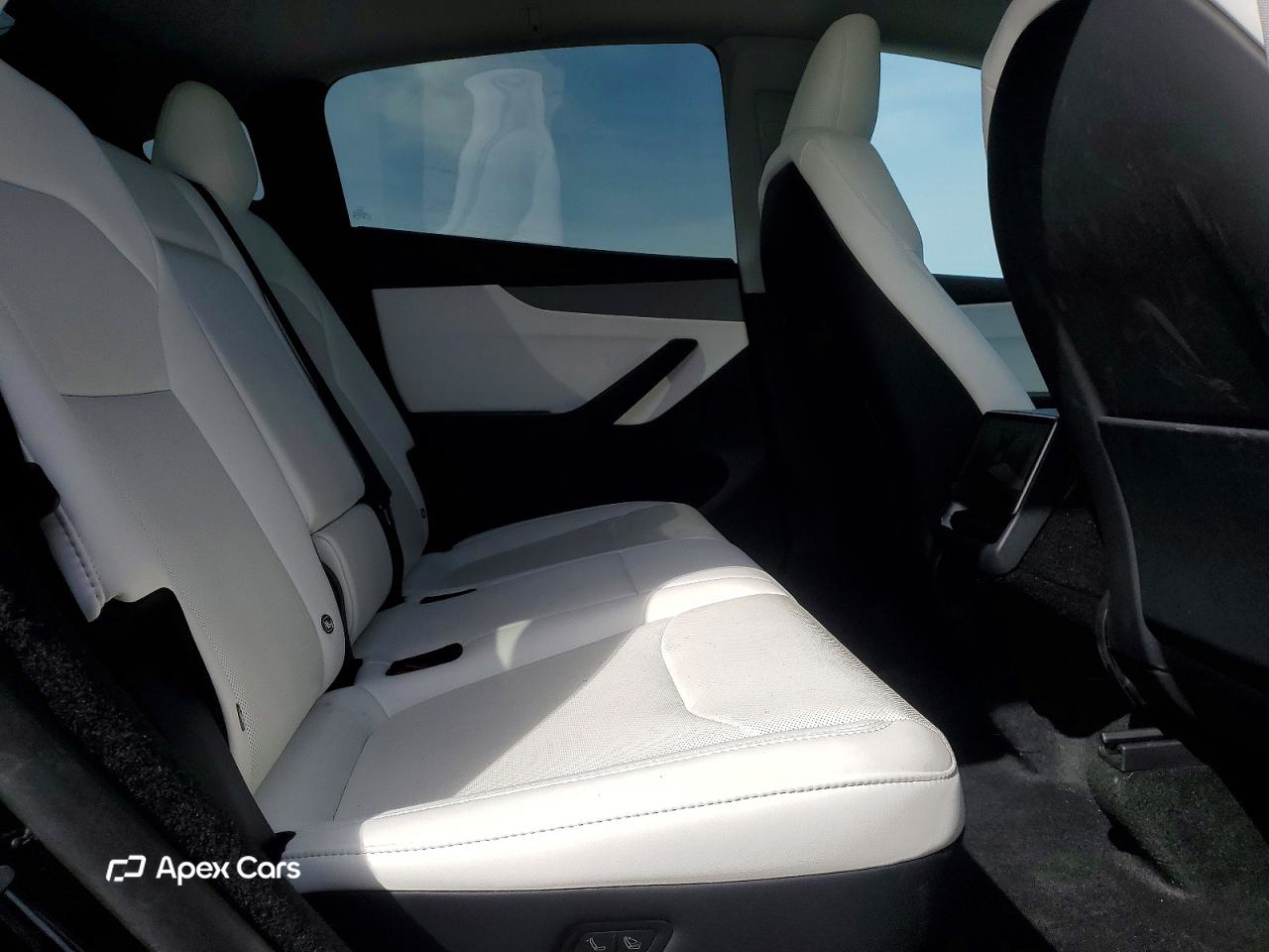 Tesla Model Y 2026