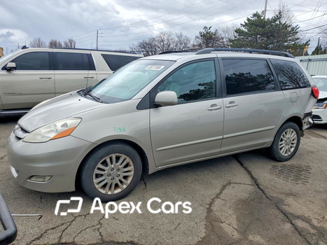 Toyota Sienna 2010 - Image 1 of 14