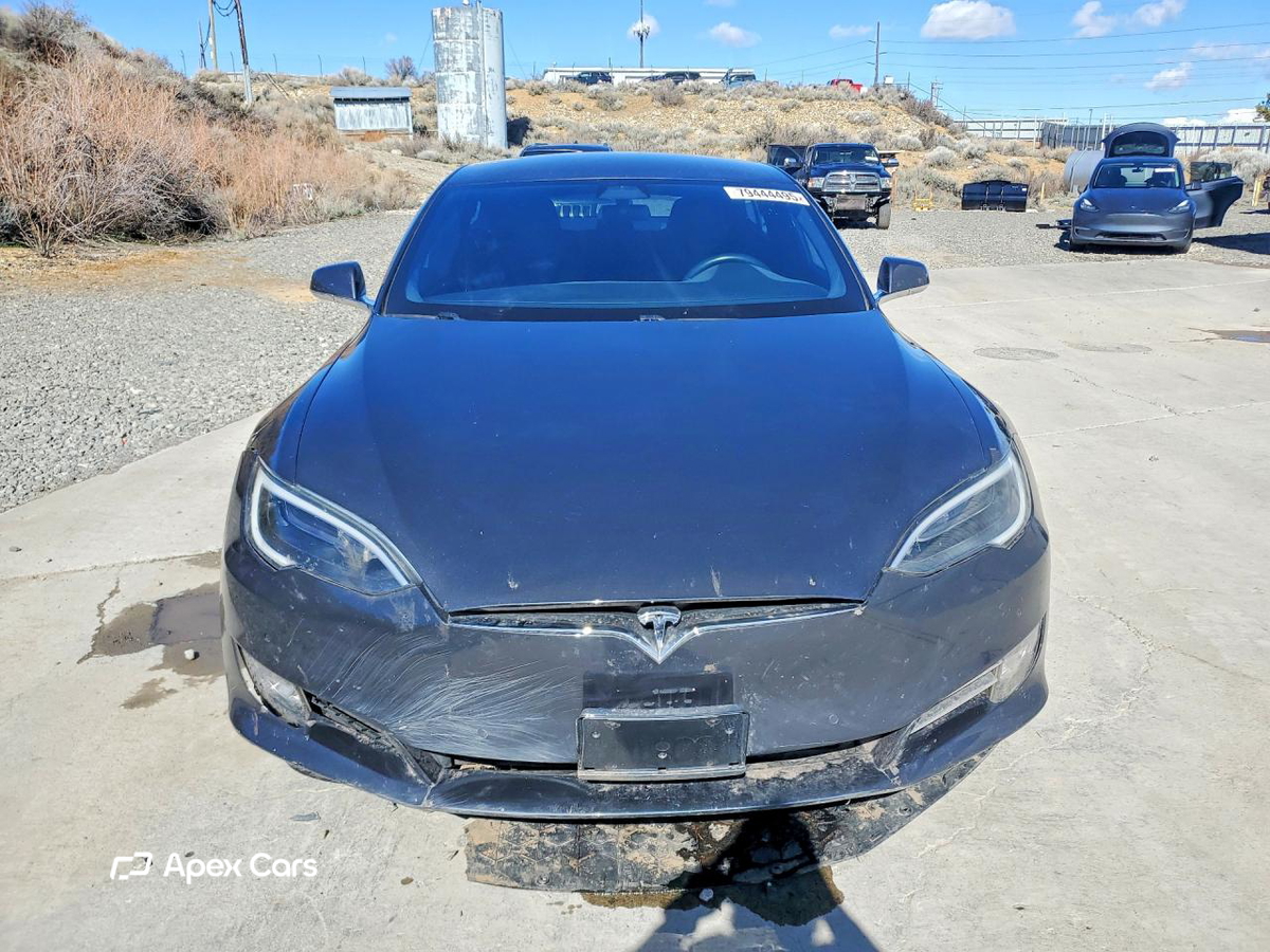 Tesla Model S 2016