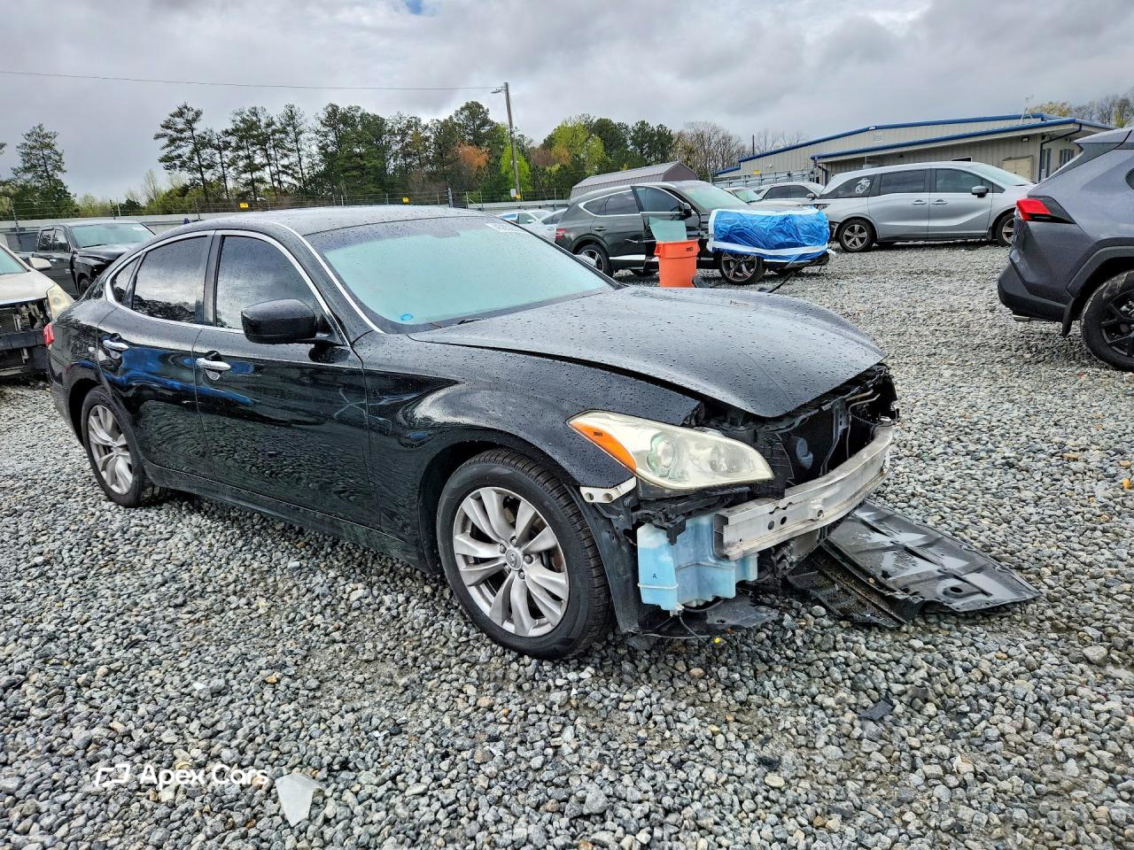 Infiniti M 2011