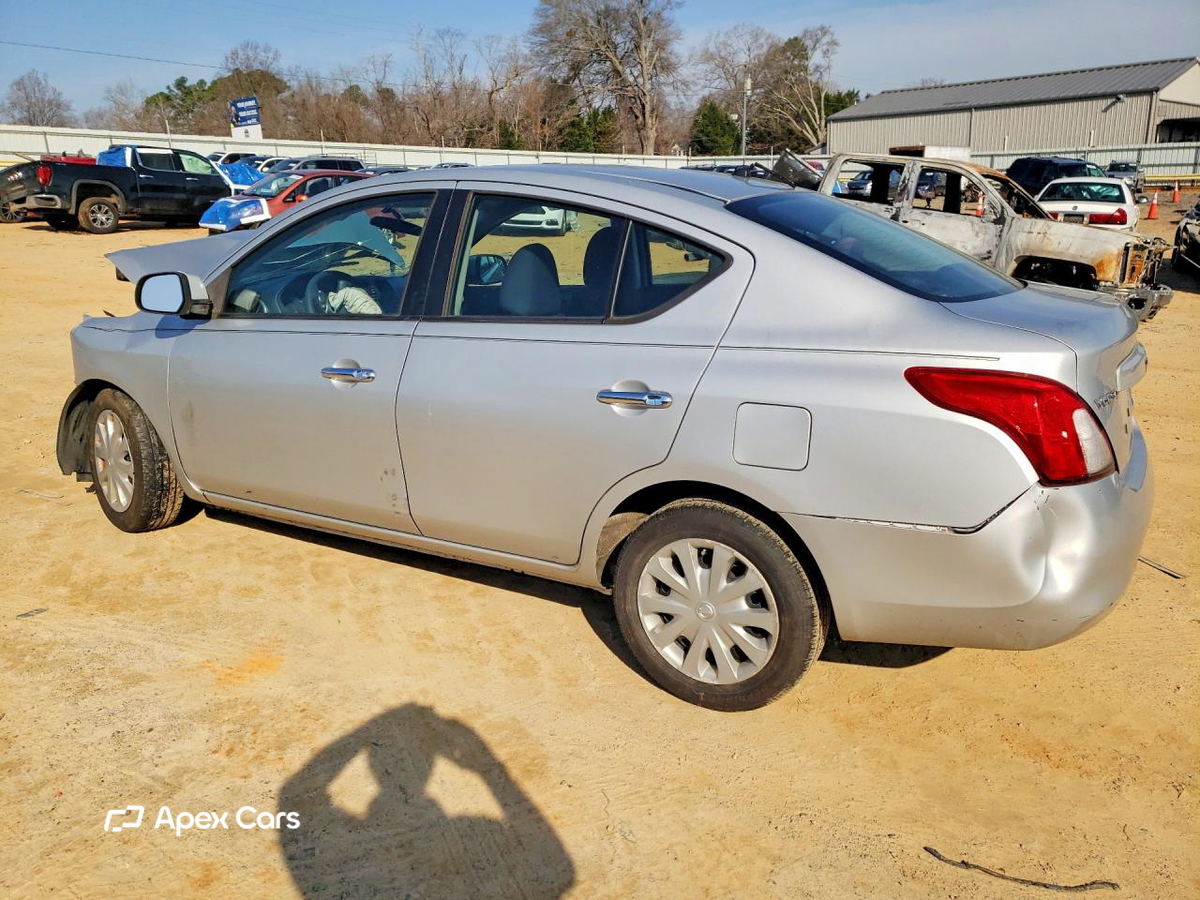 Nissan Versa 2012
