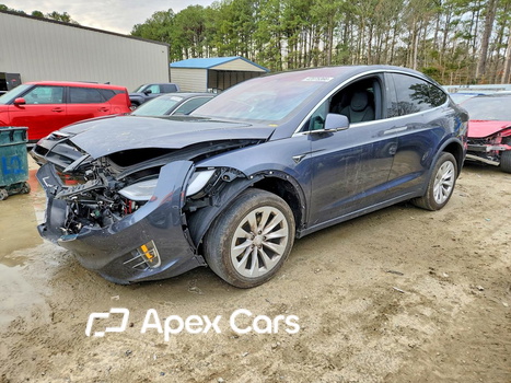 Tesla Model X 2018 - Image 1 of 12