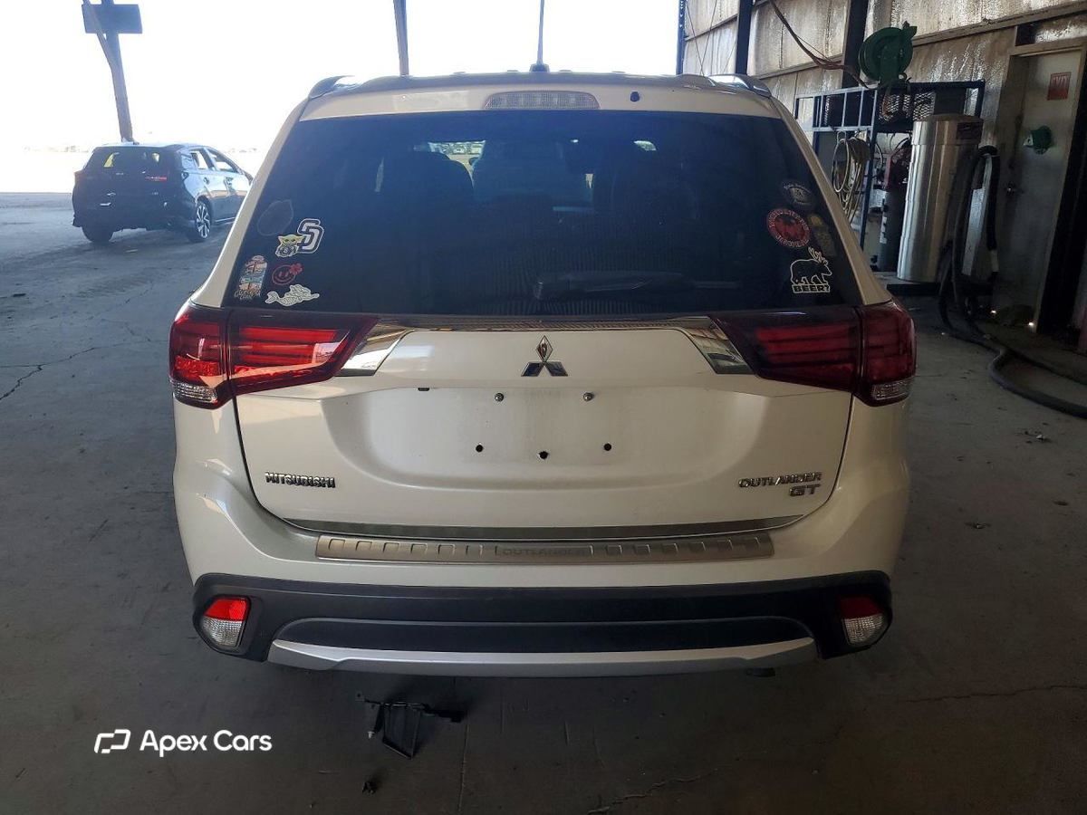 Mitsubishi Outlander 2016