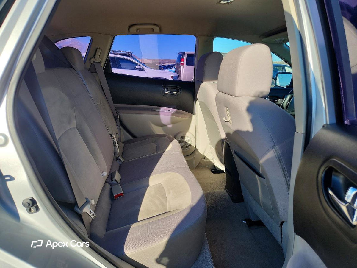 Nissan Rogue 2010