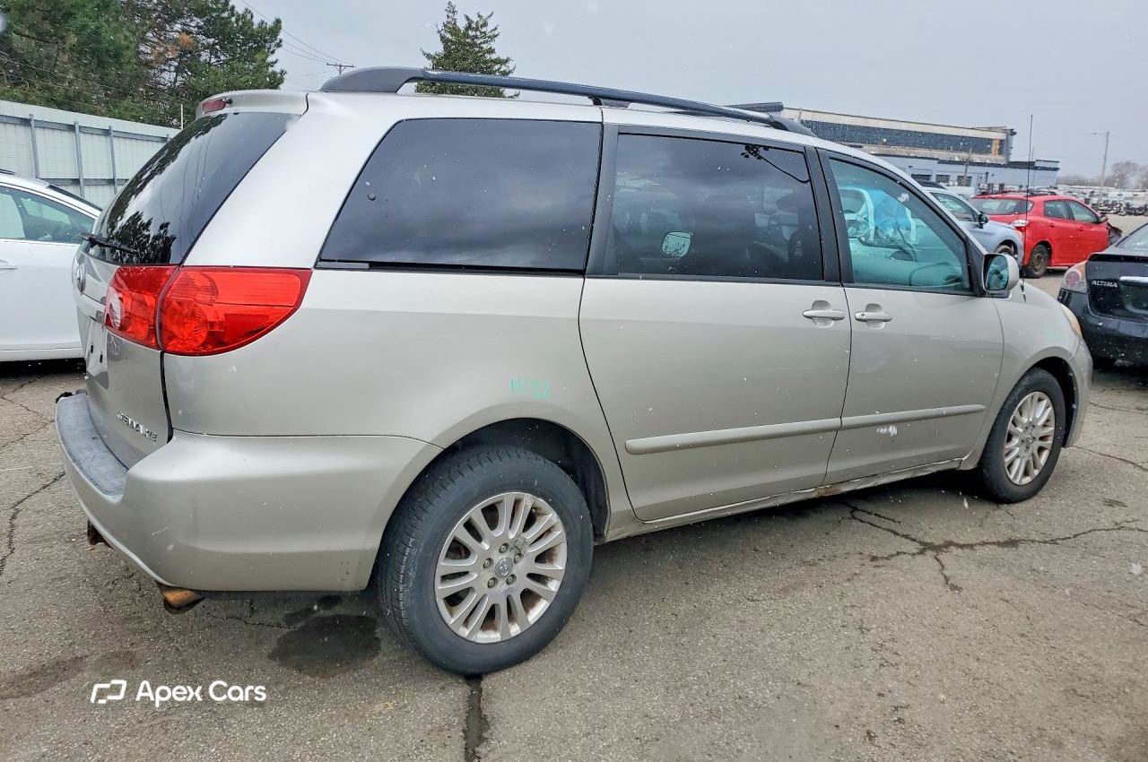 Toyota Sienna 2010