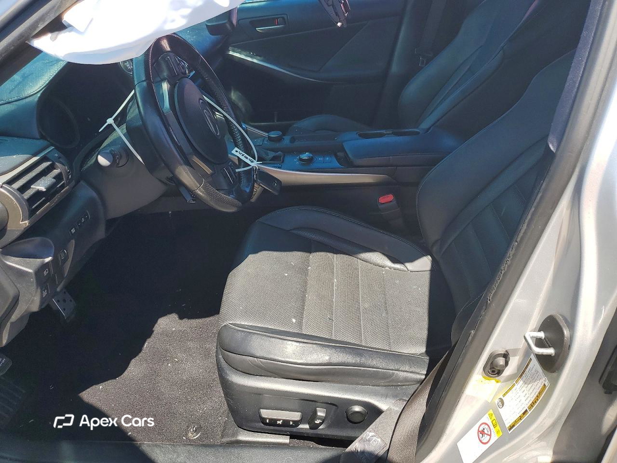 Lexus IS 2018