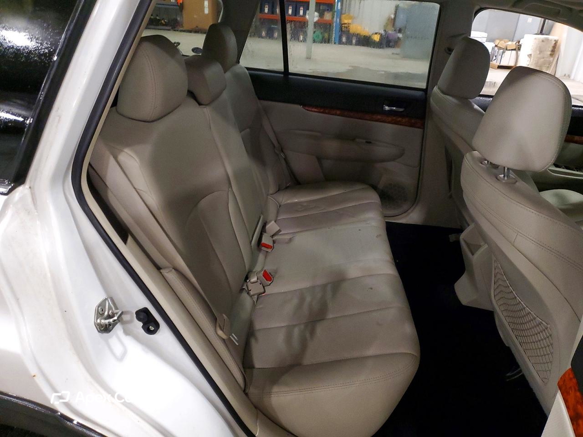 Subaru Outback 2011