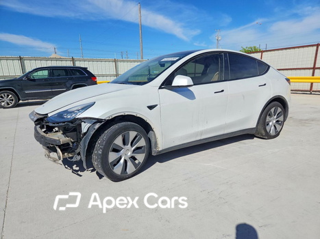 Tesla Model Y 2021 - Image 1 of 13