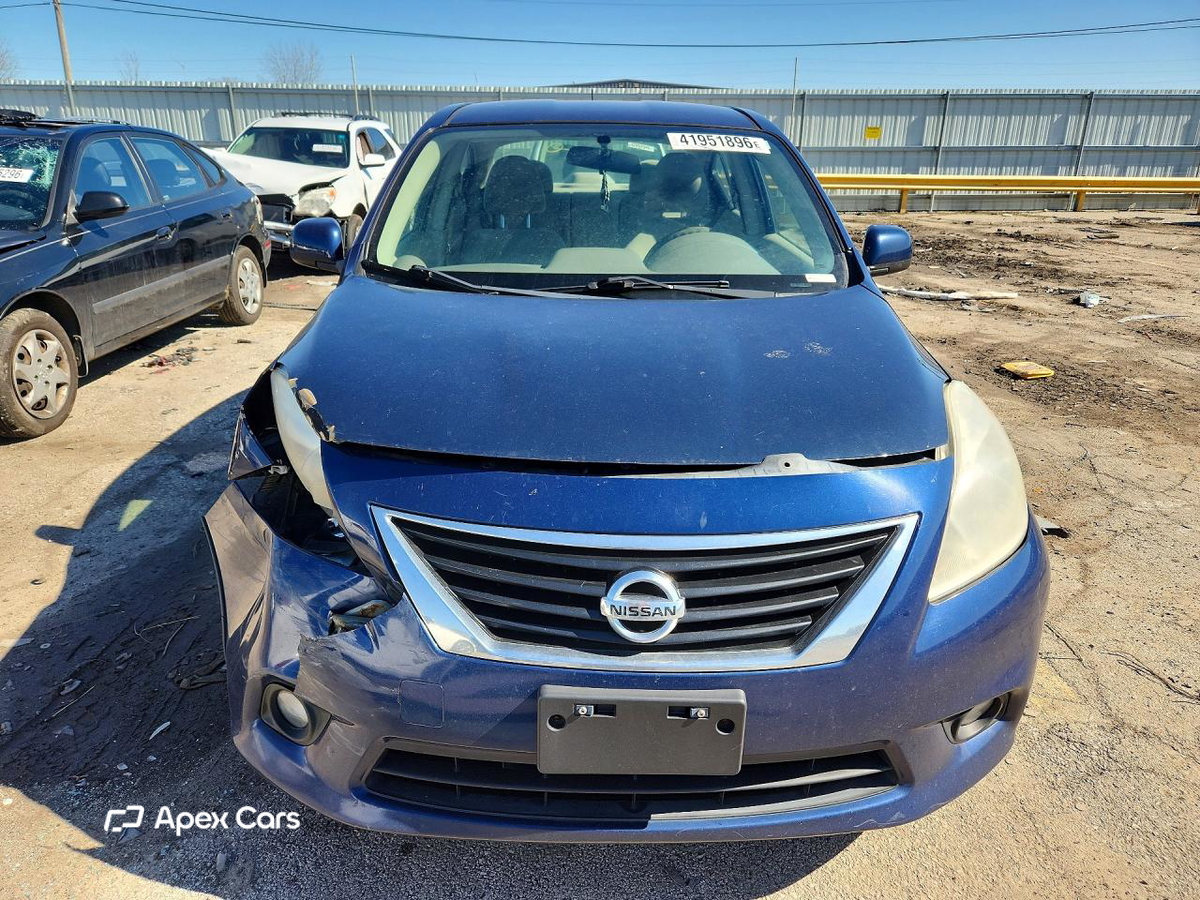 Nissan Versa 2012